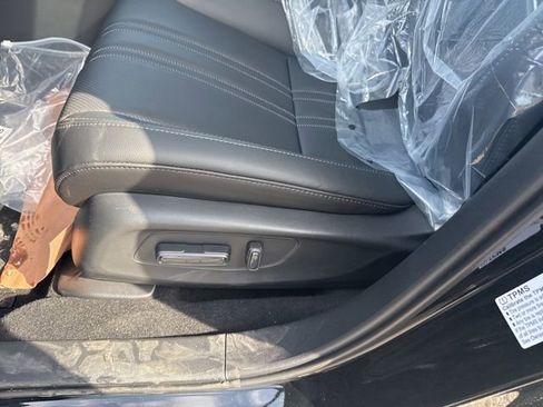 New 2026 Honda HR-V EX-L image 17