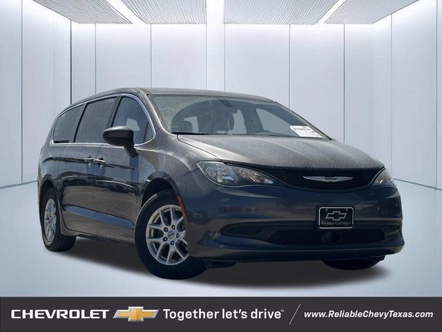 Used 2022 Chrysler Voyager LX FWD image 1