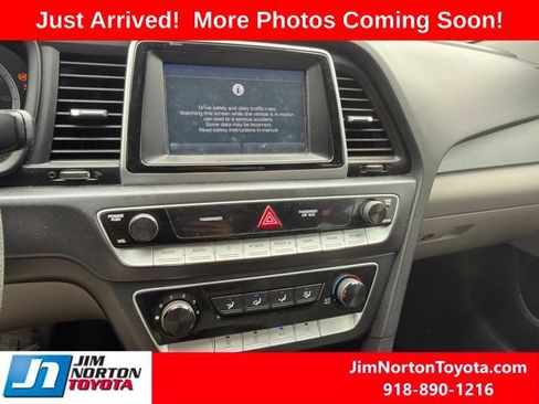 Used 2018 Hyundai Sonata SE w/ Cargo Package FWD image 10