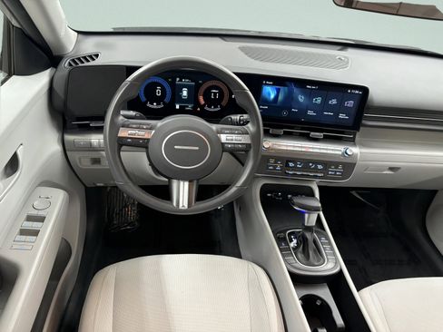 Used 2025 Hyundai Kona SEL image 10