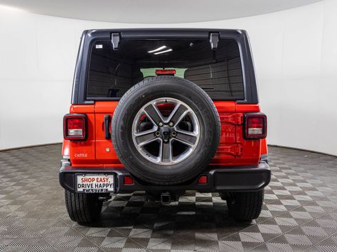 Used 2019 Jeep Wrangler Unlimited Sahara AWD/4WD image 14