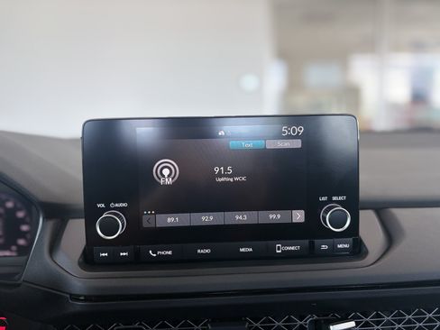 Used 2024 Honda Accord EX image 19