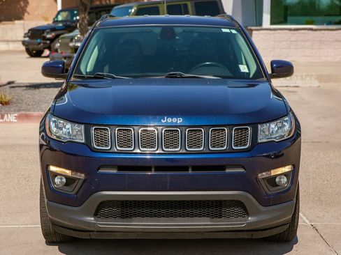 Used 2018 Jeep Compass Latitude AWD/4WD image 3