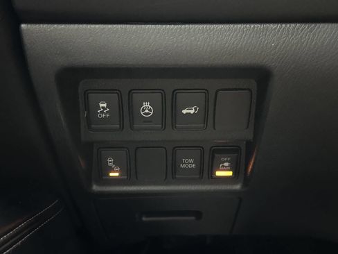 Used 2020 Nissan Pathfinder SL image 27