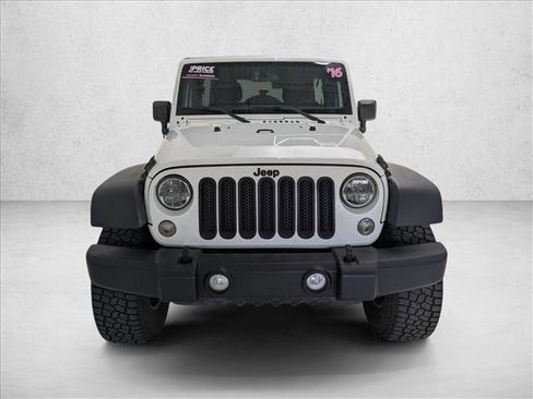 Used 2016 Jeep Wrangler Unlimited Sport w/ Connectivity Group AWD/4WD image 2