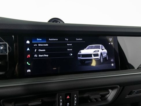 New 2026 Porsche Cayenne image 29