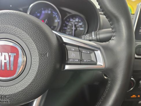 Used 2020 FIAT 124 Spider Classica w/ Technology Group image 16