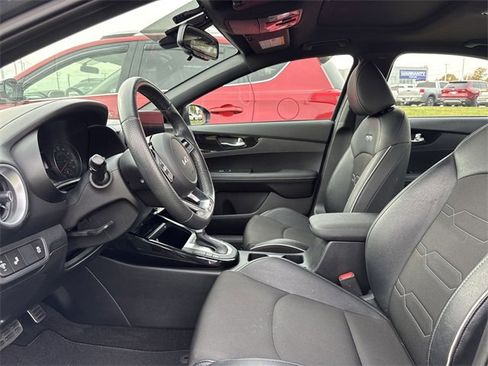 Used 2024 Kia Forte GT-Line w/ GT-Line Premium Package image 11