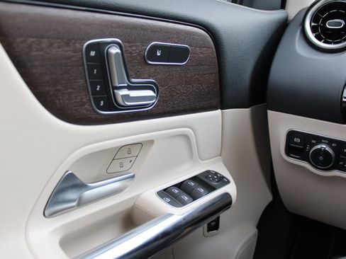 Used 2021 Mercedes-Benz GLA 250 4MATIC image 12