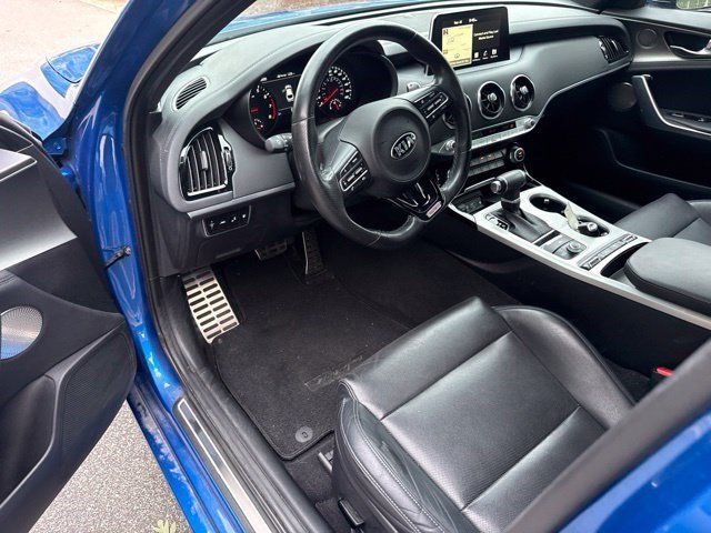 Used 2019 Kia Stinger GT1 RWD image 16