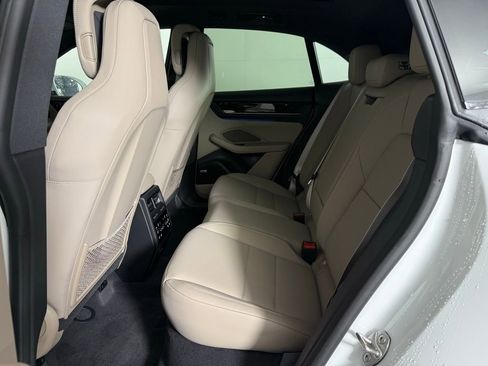 New 2025 Porsche Macan 4 Electric image 22