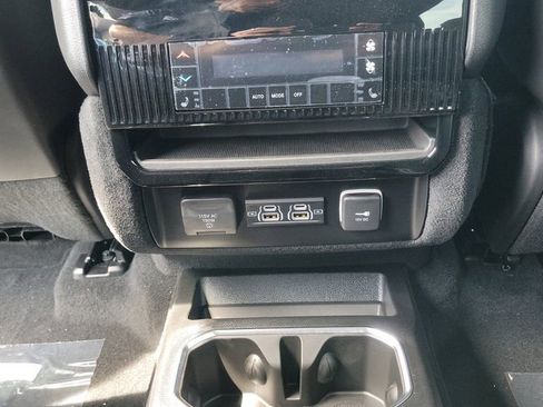 New 2025 Jeep Wagoneer Series II image 9