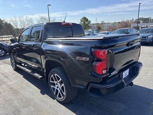 Used 2023 Chevrolet Colorado Z71 w/ Z71 Convenience Package 2 image 5