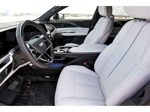 New 2026 Cadillac Lyriq Luxury image 6