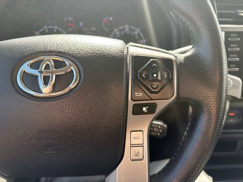Used 2020 Toyota 4Runner SR5 Premium w/ Moonroof Package AWD/4WD image 26