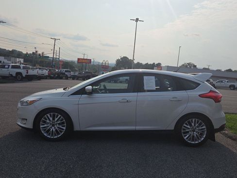 Used 2017 Ford Focus Titanium FWD image 7