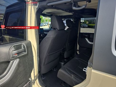 Used 2018 Jeep Wrangler Unlimited Sahara w/ Max Tow Package AWD/4WD image 22