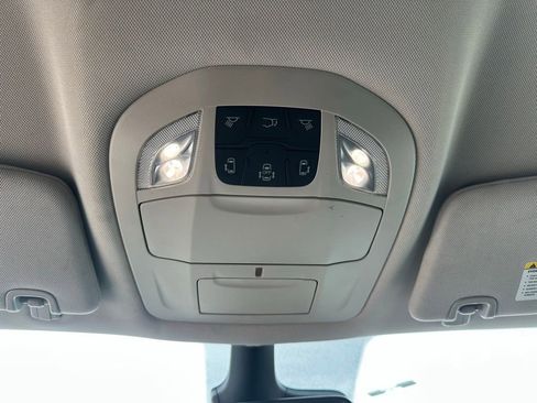 Used 2024 Chrysler Pacifica Touring-L image 20