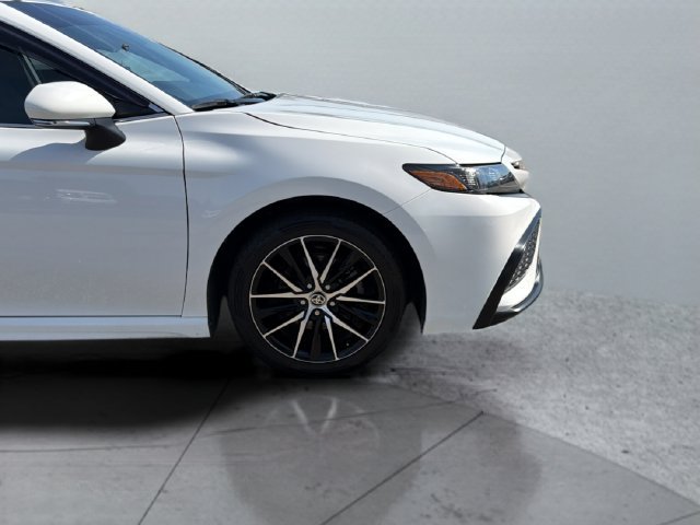 Used 2024 Toyota Camry SE w/ Convenience Package FWD image 31
