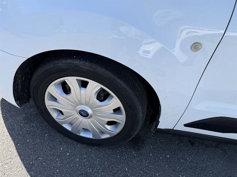 Used 2021 Ford Transit Connect XLT image 8