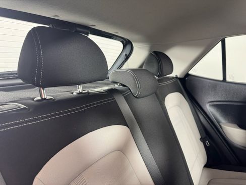 Used 2024 Hyundai Venue SEL image 29