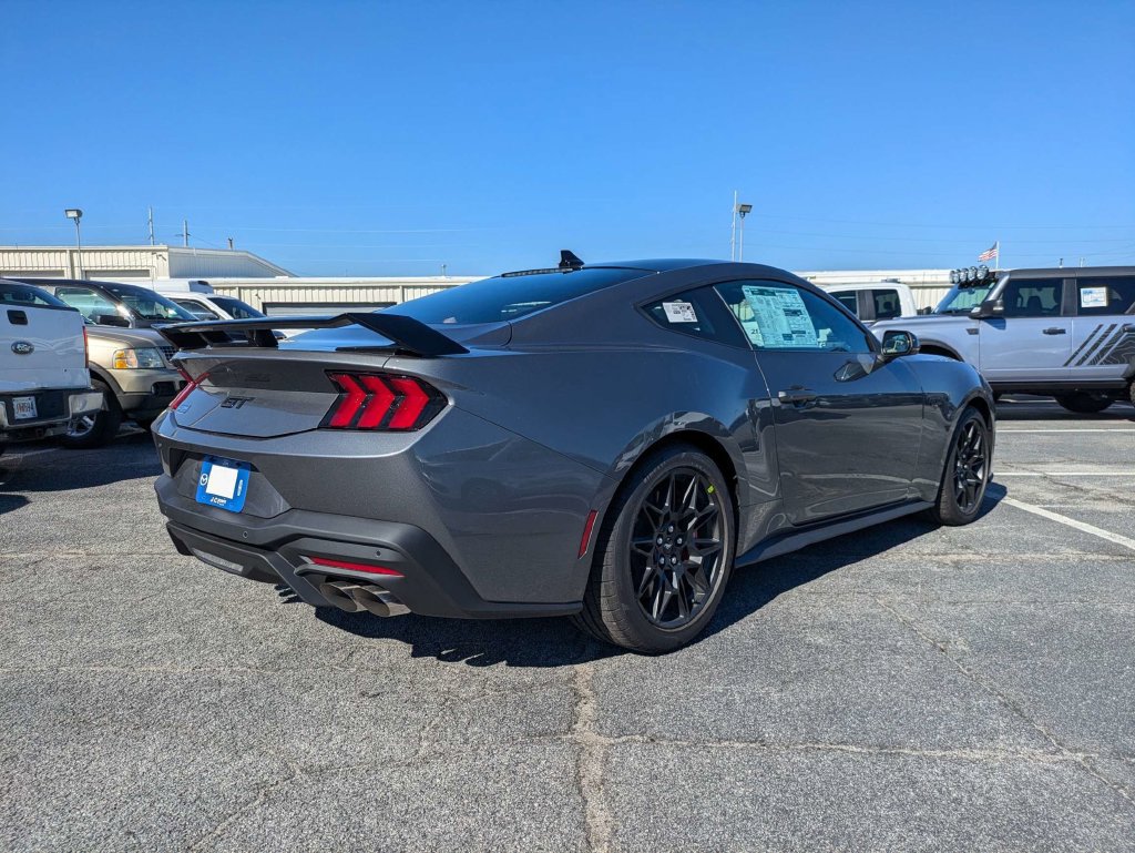 New 2026 Ford Mustang GT Premium w/ GT Performance Package RWD image 4