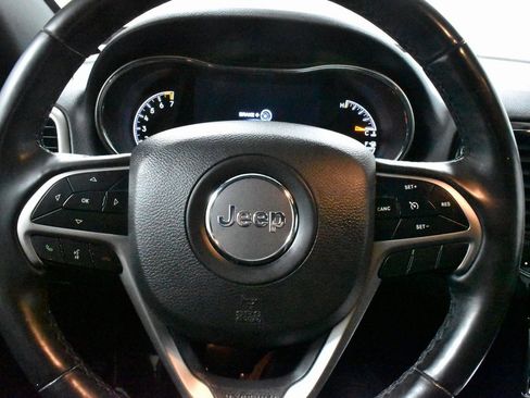 Used 2019 Jeep Grand Cherokee Altitude image 21