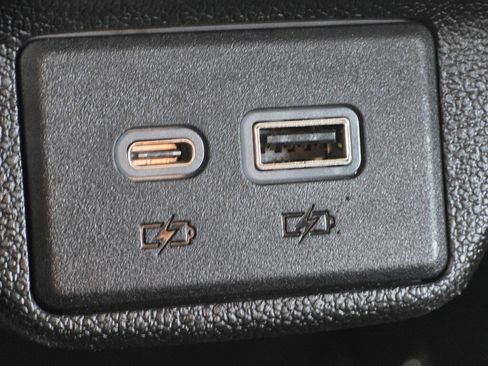 Used 2022 Chevrolet Bolt LT w/ Infotainment Package image 22