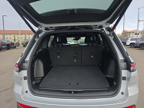 Used 2025 Jeep Grand Cherokee Limited w/ Luxury Tech Group II image 12