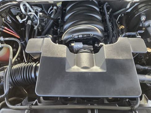 Used 2019 Chevrolet Tahoe Premier RWD image 9