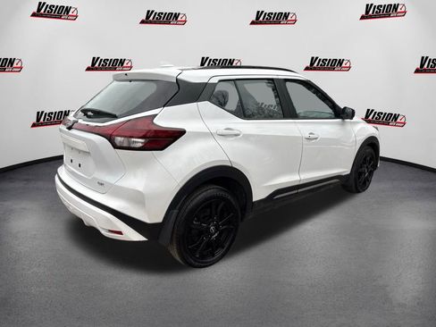 Used 2023 Nissan Kicks SR w/ SR Premium Package image 5