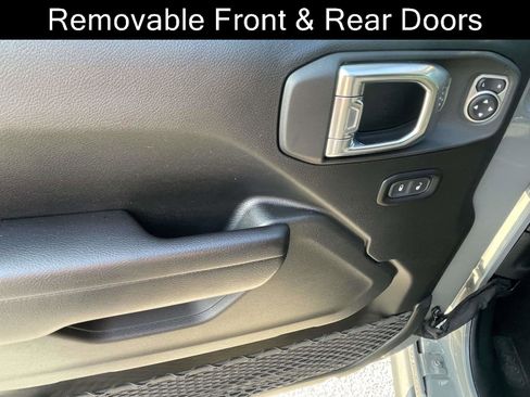 Used 2021 Jeep Wrangler Unlimited Sport image 15