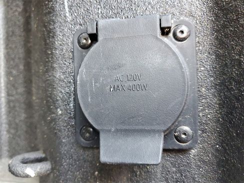 Used 2023 Chevrolet Silverado 1500 High Country image 9