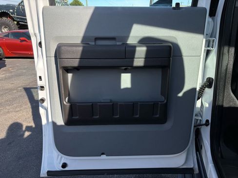 Used 2015 Ford F250 XL w/ Power Equipment Group image 19