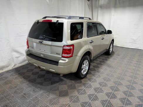 Used 2010 Ford Escape XLT image 6