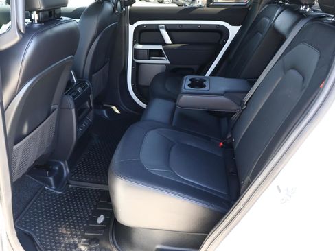 Used 2023 Land Rover Defender 110 X-Dynamic SE image 22