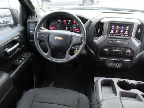 Used 2020 Chevrolet Silverado 1500 Custom w/ Custom Value Package image 14