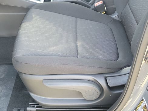 New 2026 Hyundai Venue SE FWD image 15