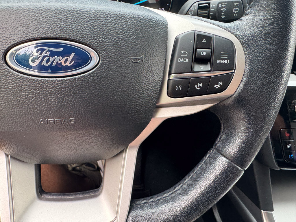 Used 2023 Ford Explorer Limited AWD/4WD image 23
