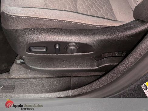 Used 2018 Chevrolet Equinox LT image 14