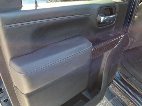 Used 2022 GMC Sierra 2500 SLE w/ SLE Value Package; image 11