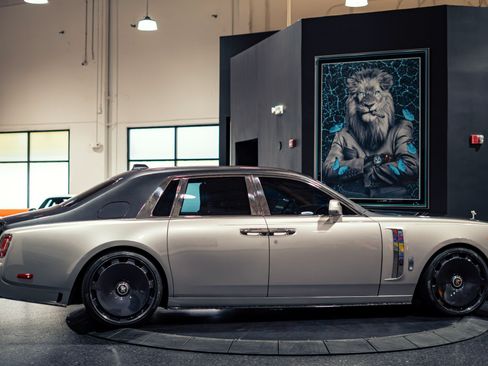 Used 2018 Rolls-Royce Phantom Sedan RWD image 45