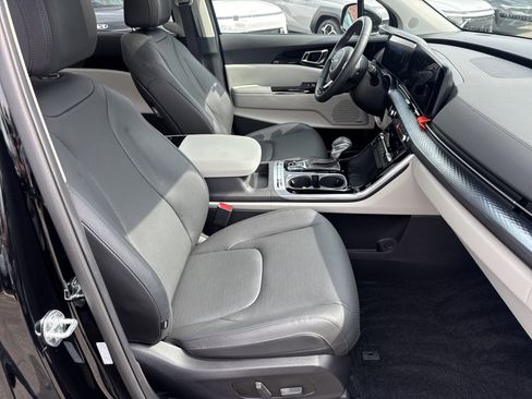 Certified 2024 Kia Carnival SX Prestige image 13