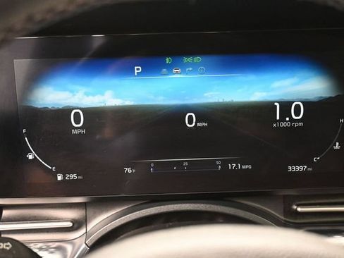 Used 2023 Kia Carnival SX Prestige w/ Paint Protection Package FWD image 9