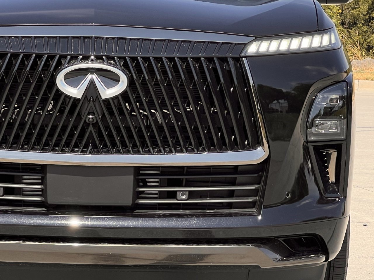 New 2027 INFINITI QX80 Autograph w/ Premium Cargo Package AWD/4WD image 8