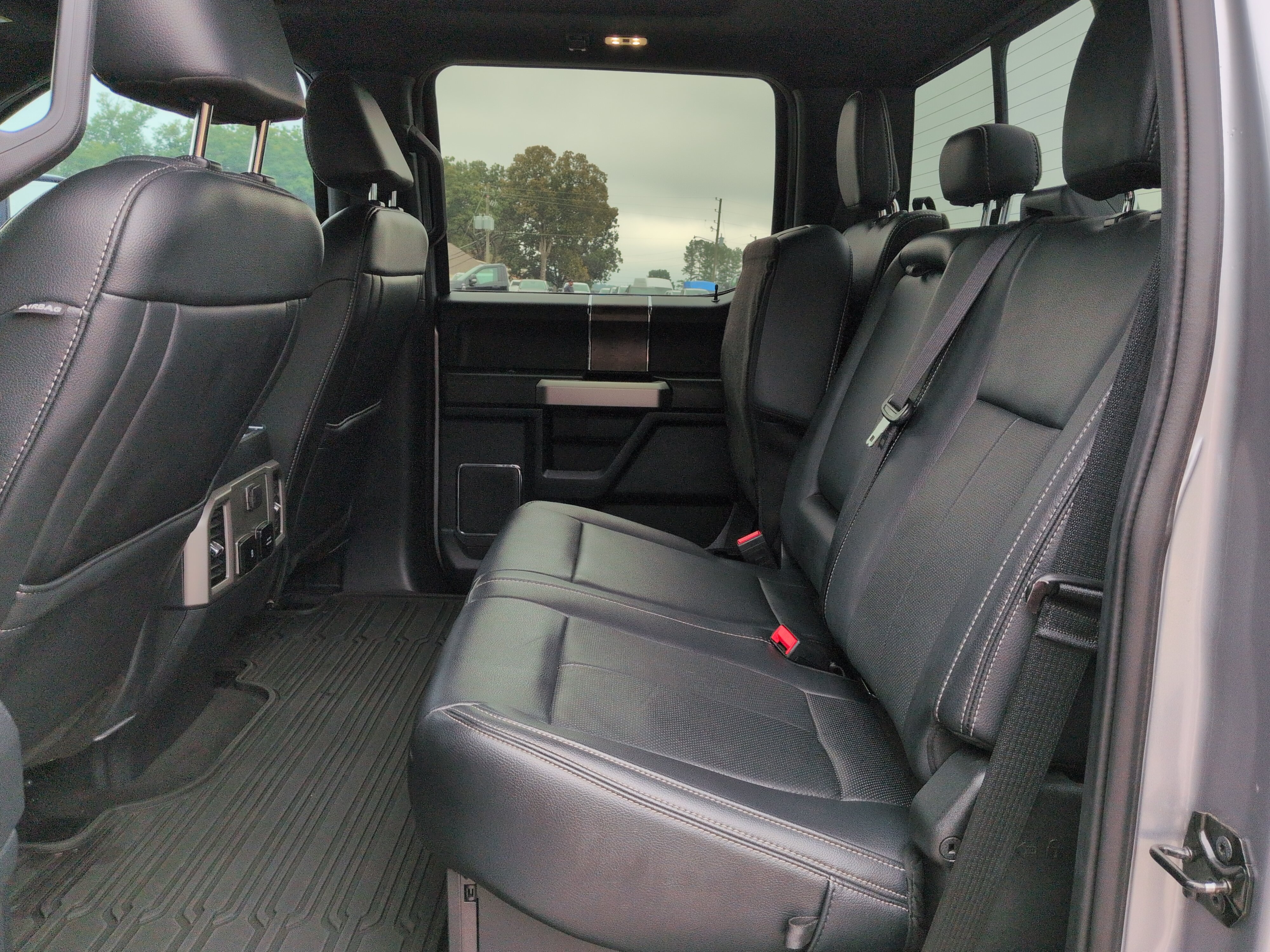 Certified 2022 Ford F250 Lariat w/ Lariat Ultimate Package AWD/4WD image 12