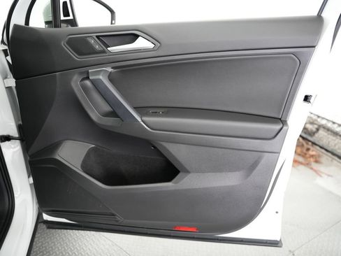 Used 2021 Volkswagen Tiguan SE w/ Panoramic Sunroof Package FWD image 49