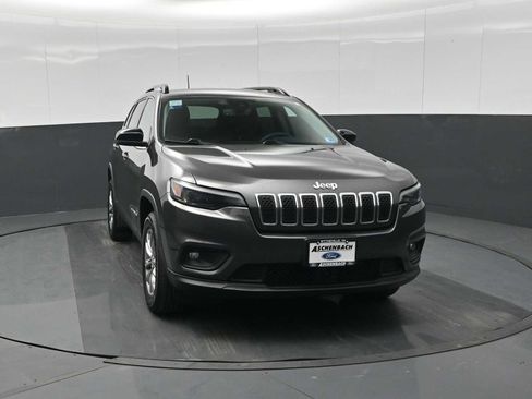 Used 2022 Jeep Cherokee Latitude Lux w/ Sun & Sound Group AWD/4WD image 3