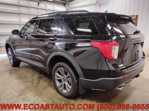 Used 2021 Ford Explorer XLT w/ Equipment Group 202A image 6