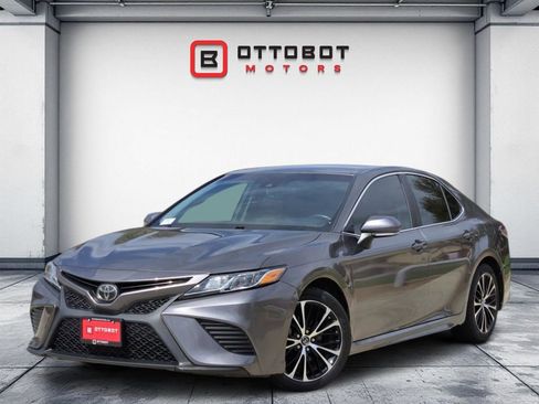 Used 2018 Toyota Camry SE w/ Convenience Package image 1